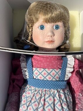 LENOX Porcelain Doll MOLLIE AN AMERICAN COUNTRY GIRL Country Decor Coll. - 1991